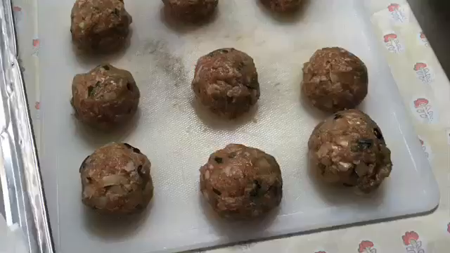 肉まん作りの記事動画