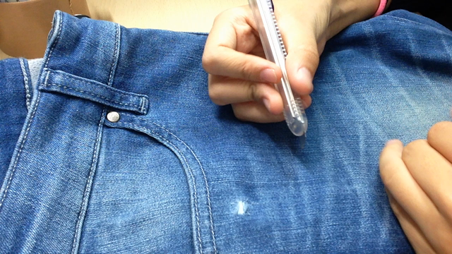 【リメイク･DIY】ダメージデニムの作り方の記事動画