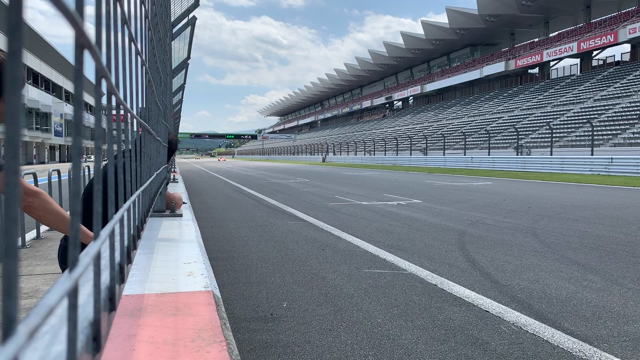 ブーツ完成の記事動画