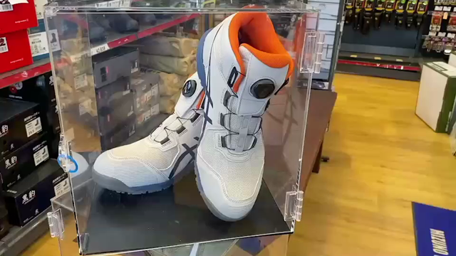 <アシックス>新作入荷！BOAタイプのプロテクティブスニーカー！の記事動画