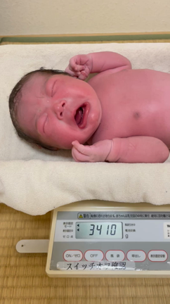 助産師と一緒に、山登りで陣痛促進した結果の記事動画