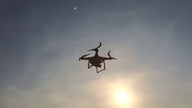 ドローンと愉快な仲間たちの記事動画