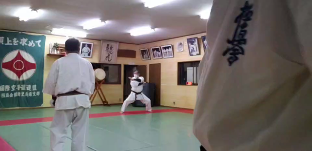 まだ、足が痛いの記事動画