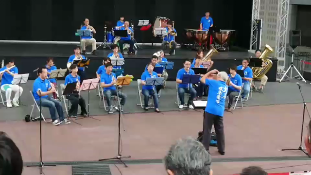 京都駅の大階段前でコンサートでした。の記事動画