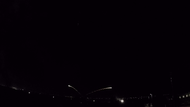 Queen芸術花火へ。の記事動画