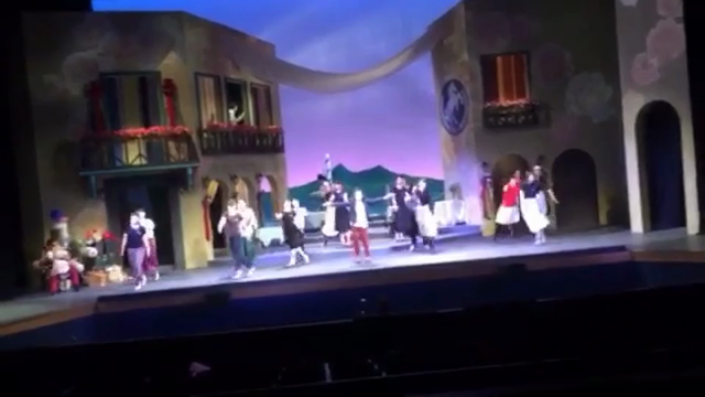 オペレッタ『白馬亭にて』千秋楽の記事動画