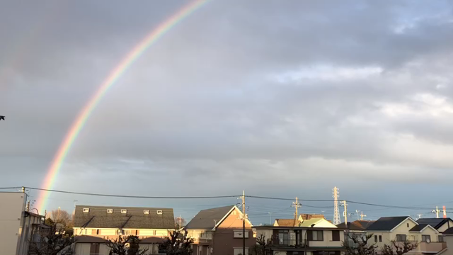 虹が架かる空の記事動画