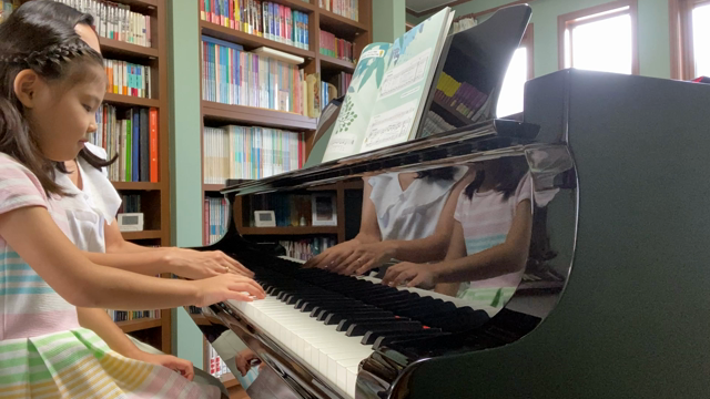 ピアノも息つぎが大切♪小学1年生9回目レッスン動画の記事動画