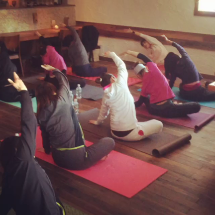 満員朝ヨガの記事動画