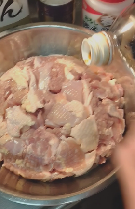 今夜の寮生夜ご飯☆みんな大好き唐揚げ定食の記事動画