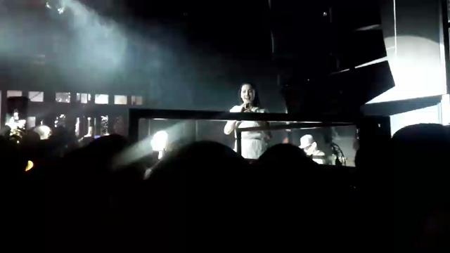 土屋アンナ LIVE！の記事動画