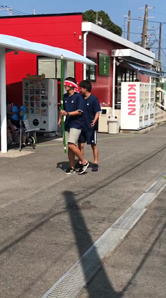 夏の楽しいスイカ割り！の記事動画