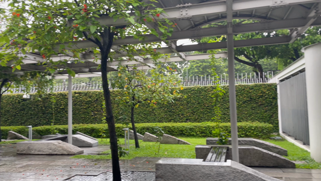 バンコクの日本領事館に行ってきました！の記事動画