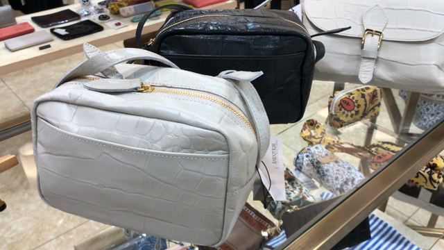 【冬コーデ・ニット】後ろがポイント！の記事動画