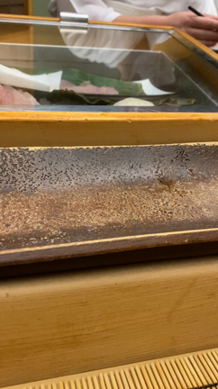 すし匠＠四ツ谷　圧倒的品数の多さとコントラストの記事動画