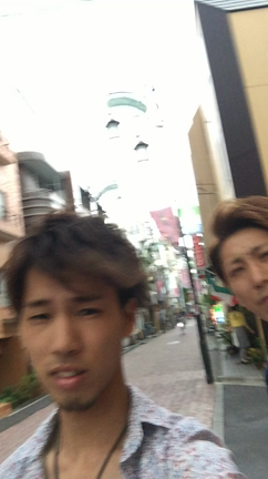 風強すぎてしゅんさん飛ばされる。の記事動画
