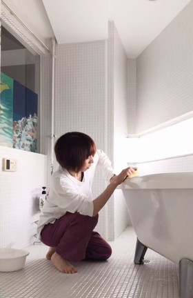 風呂場で踊る、K-POPの記事動画