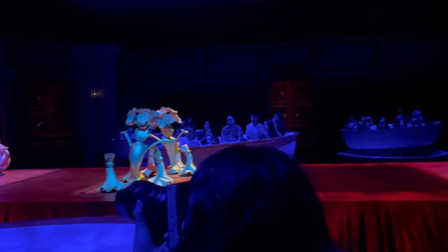 家族旅行５日目inディズニーランド①の記事動画