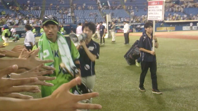 勝利のハイタッチ動画×東京ヤクルトスワローズの記事動画