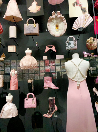 クリスチャンディオール 夢のクチュリエ展@東京都現代美術館の記事動画