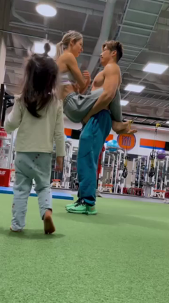 腹筋の記事動画