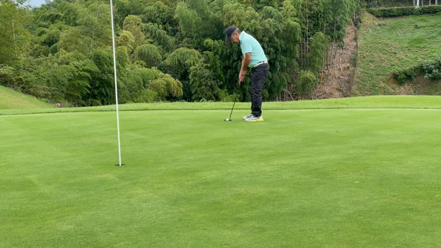 最高の天気でエアポートヒルで2本のクラブコンペの記事動画