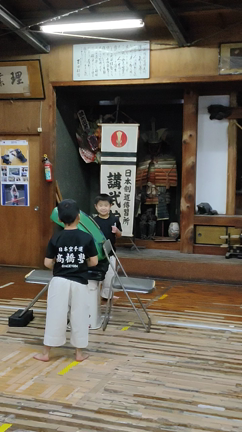 後ろ回し蹴りの記事動画