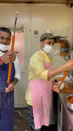 ミア君とジョーガさんのpower of gueeen■カシミール（射水市）■ぐいーんケバブ83の記事動画