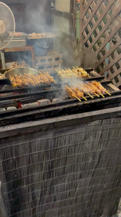 炭火焼き鳥　炭火焼きは迫力満点❣️の記事動画