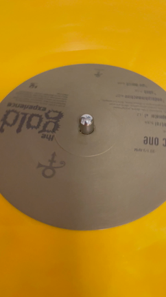 レコードストアデイ特別盤「The Gold Experience」の記事動画