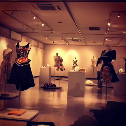 いよいよ明日から、白に反射する世界が始まる！の記事動画