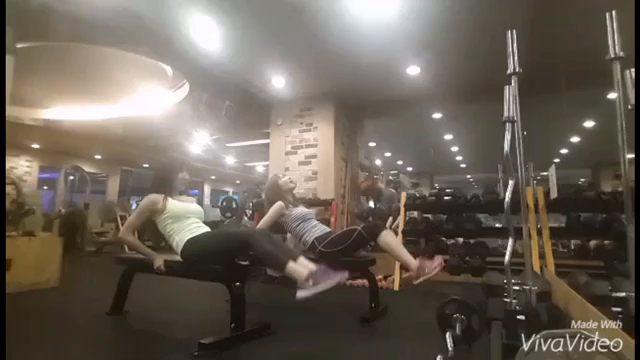 人気の11字腹筋の記事動画