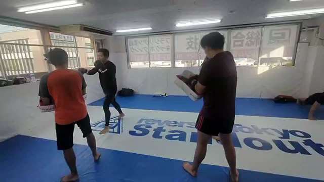 キックボクシングクラスのご紹介の記事動画