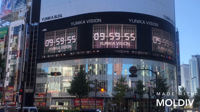 新宿駅前で10時をむかえた！の記事動画