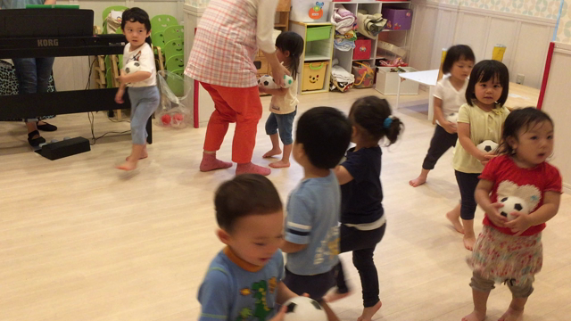 スマ保園   リトミックアクティビティの記事動画
