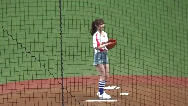 初めての始球式⚾️✨の記事動画