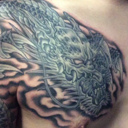 刺青デザイン 龍 刺青 和彫り 黒龍 胸 腕  霧雲黒龍  キリグモコクリュウ 動画の記事動画