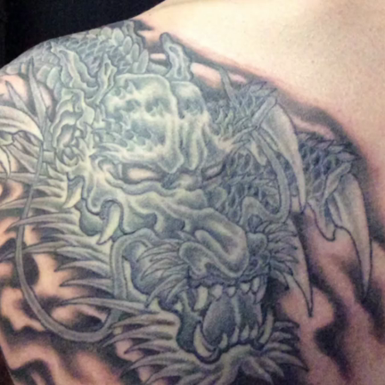 刺青デザイン 龍 刺青 和彫り 黒龍 胸 腕  霧雲黒龍  キリグモコクリュウ 動画の記事動画