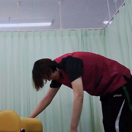 五十肩になった時のセルフケアの記事動画