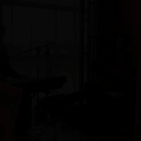 ピアノ練習してる人の画像