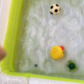 はげしい水遊びの画像