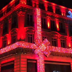 クリスマスのシャンゼリゼ通りの画像