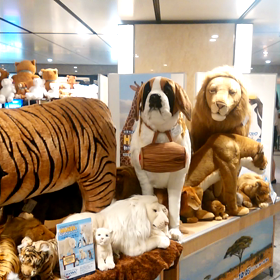 動く動物のぬいぐるみの画像