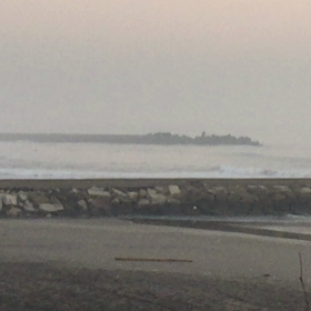 11月28日千葉北、東浪見の朝の波の画像