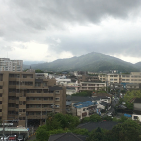 北へ移動する雲の画像
