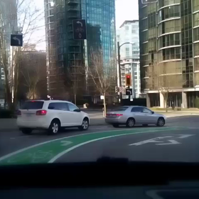 コミュニティセンターを活用して、英語に触れながら現地ローカルの仲間入り！の画像