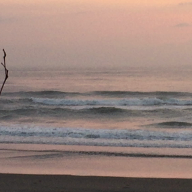 9月27日千葉北、東浪見の朝の波の画像