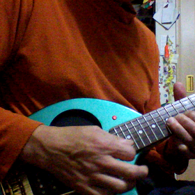 ギタ  ーを弾いてみるの画像