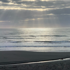 4月29日千葉北、東浪見の朝の波の画像