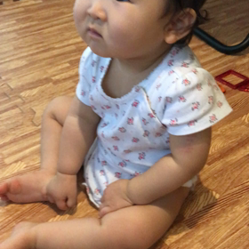 両手で拍手の画像